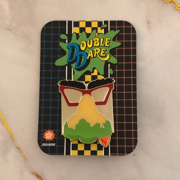 Nickelodeon Double Dare Enamel Pin - Picture 1 of 3